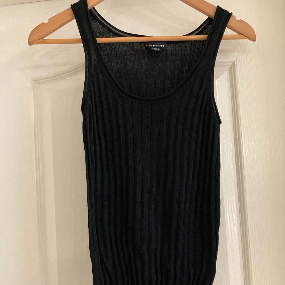 Club Monaco Chic Black Sleeveless Knit Top